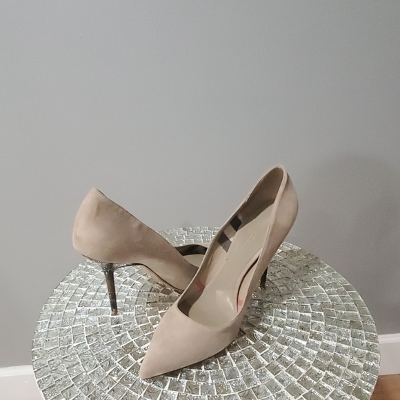 Heels - Picture 1 of 2